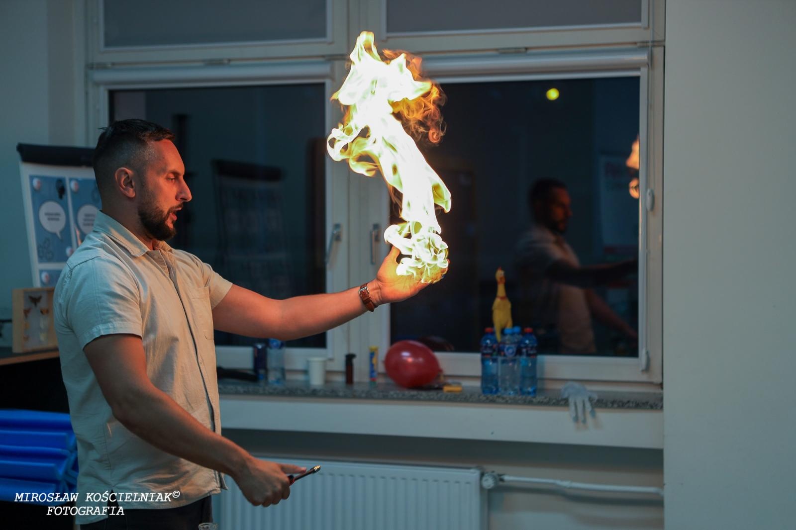 Zdjęcie w galerii na portalu naszraciborz.pl: Nocny Miszmasz w SOWA Racibórz przyciągnął pasjonatów nauki wiadomości z regionu