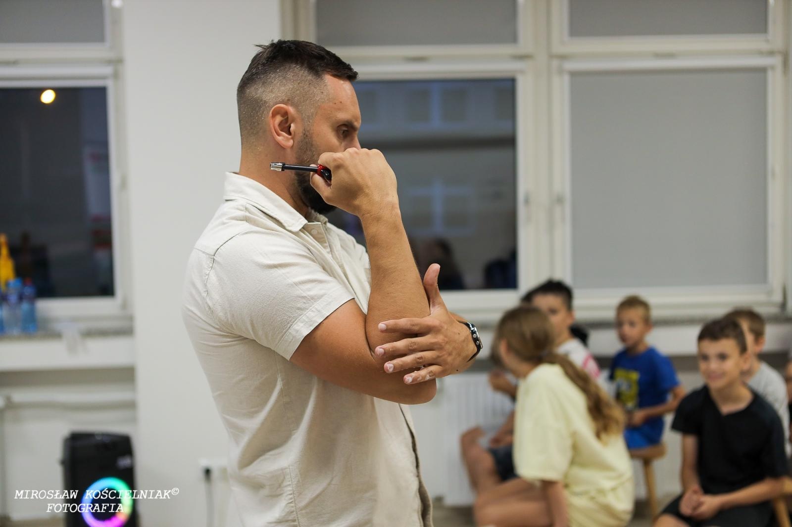 Zdjęcie w galerii na portalu naszraciborz.pl: Nocny Miszmasz w SOWA Racibórz przyciągnął pasjonatów nauki wiadomości z regionu