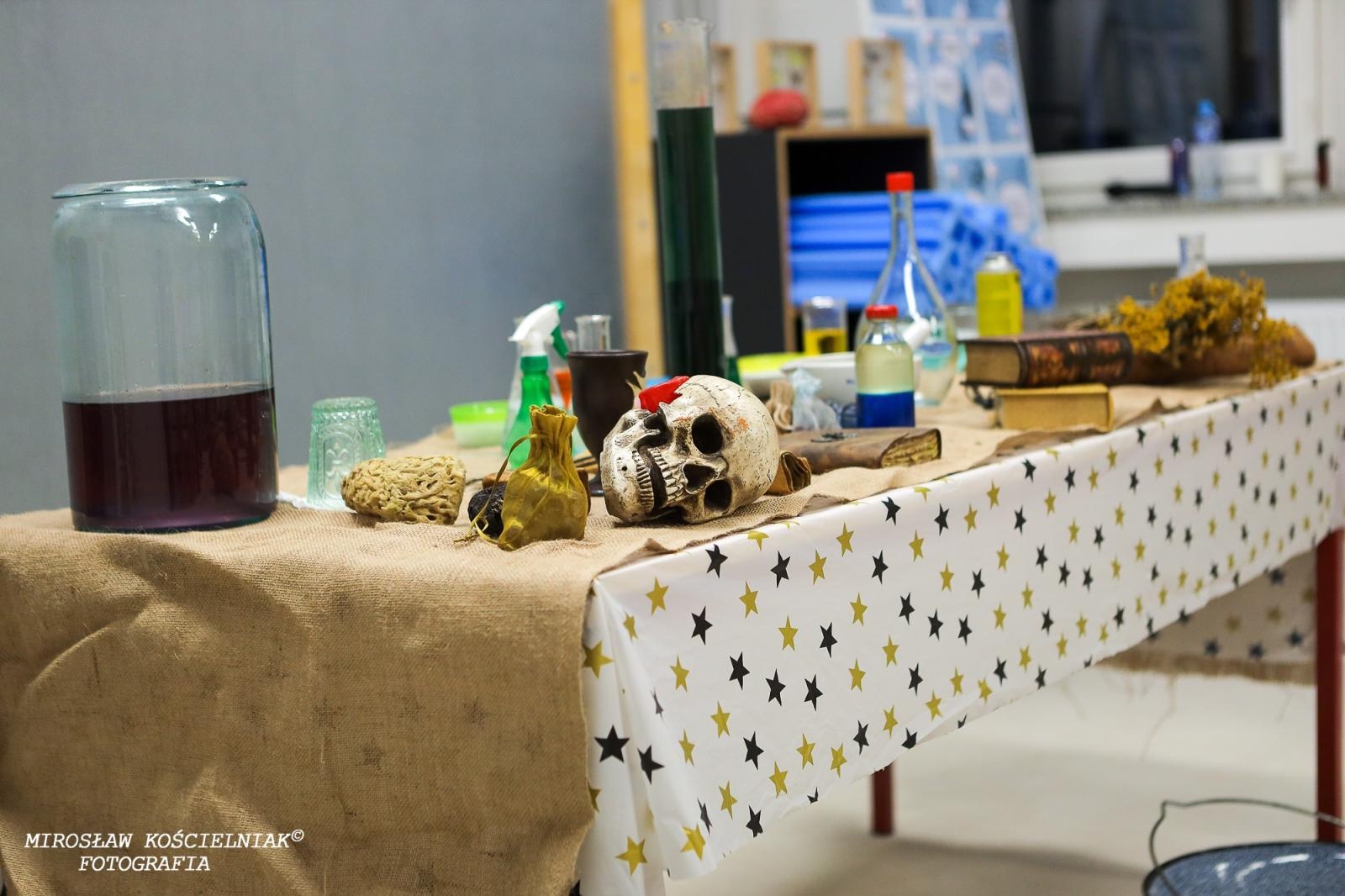 Zdjęcie w galerii na portalu naszraciborz.pl: Nocny Miszmasz w SOWA Racibórz przyciągnął pasjonatów nauki wiadomości z regionu