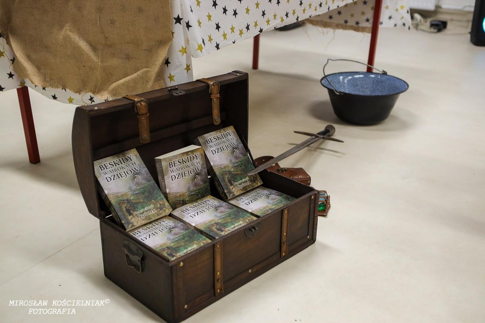 Zdjęcie w galerii na portalu naszraciborz.pl: Nocny Miszmasz w SOWA Racibórz przyciągnął pasjonatów nauki wiadomości z regionu