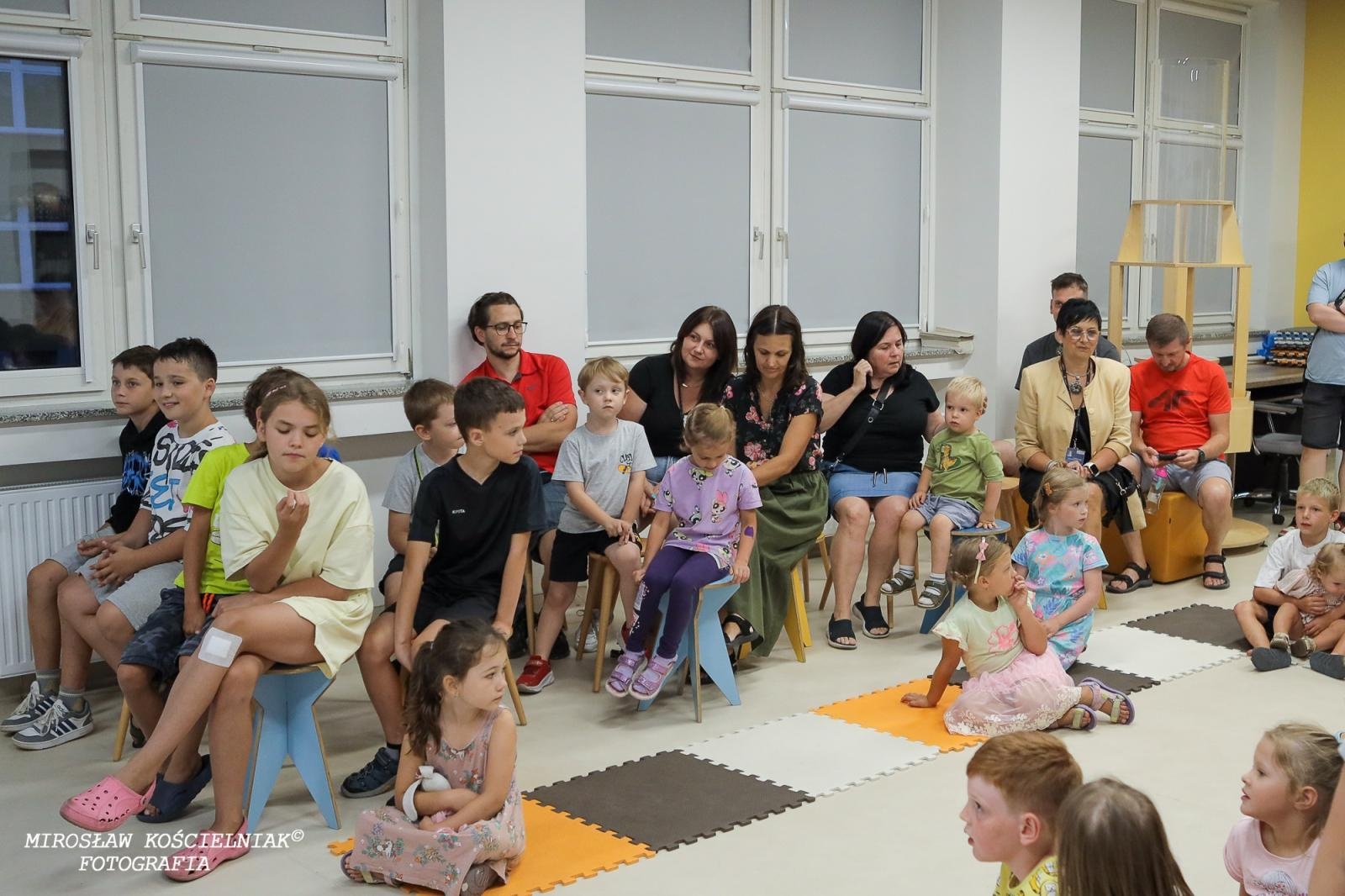 Zdjęcie w galerii na portalu naszraciborz.pl: Nocny Miszmasz w SOWA Racibórz przyciągnął pasjonatów nauki wiadomości z regionu