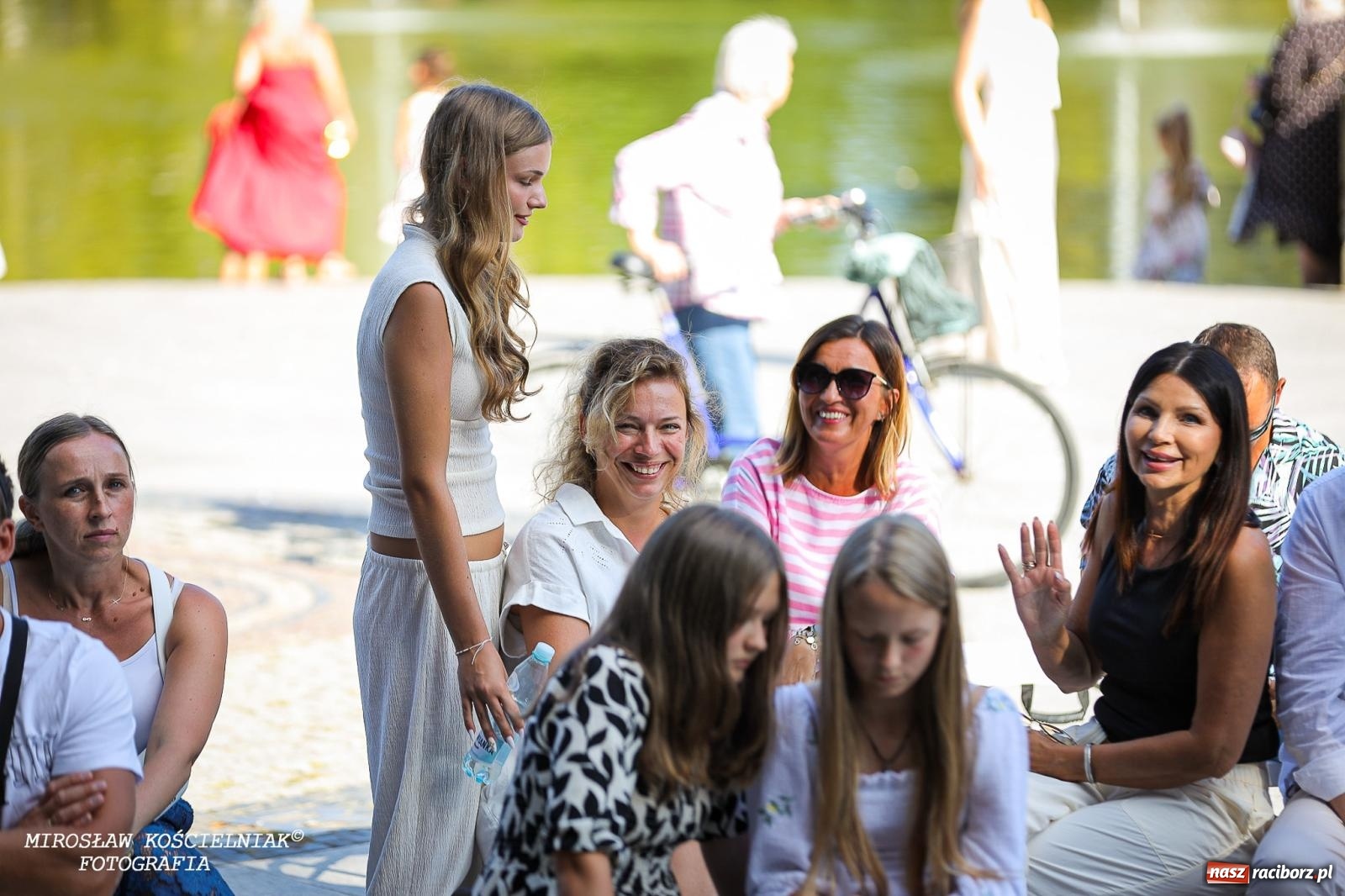 Zdjęcie w galerii na portalu naszraciborz.pl: Młode talenty na scenie parku im. Miasta Roth [FOTO i WIDEO] wiadomości z regionu