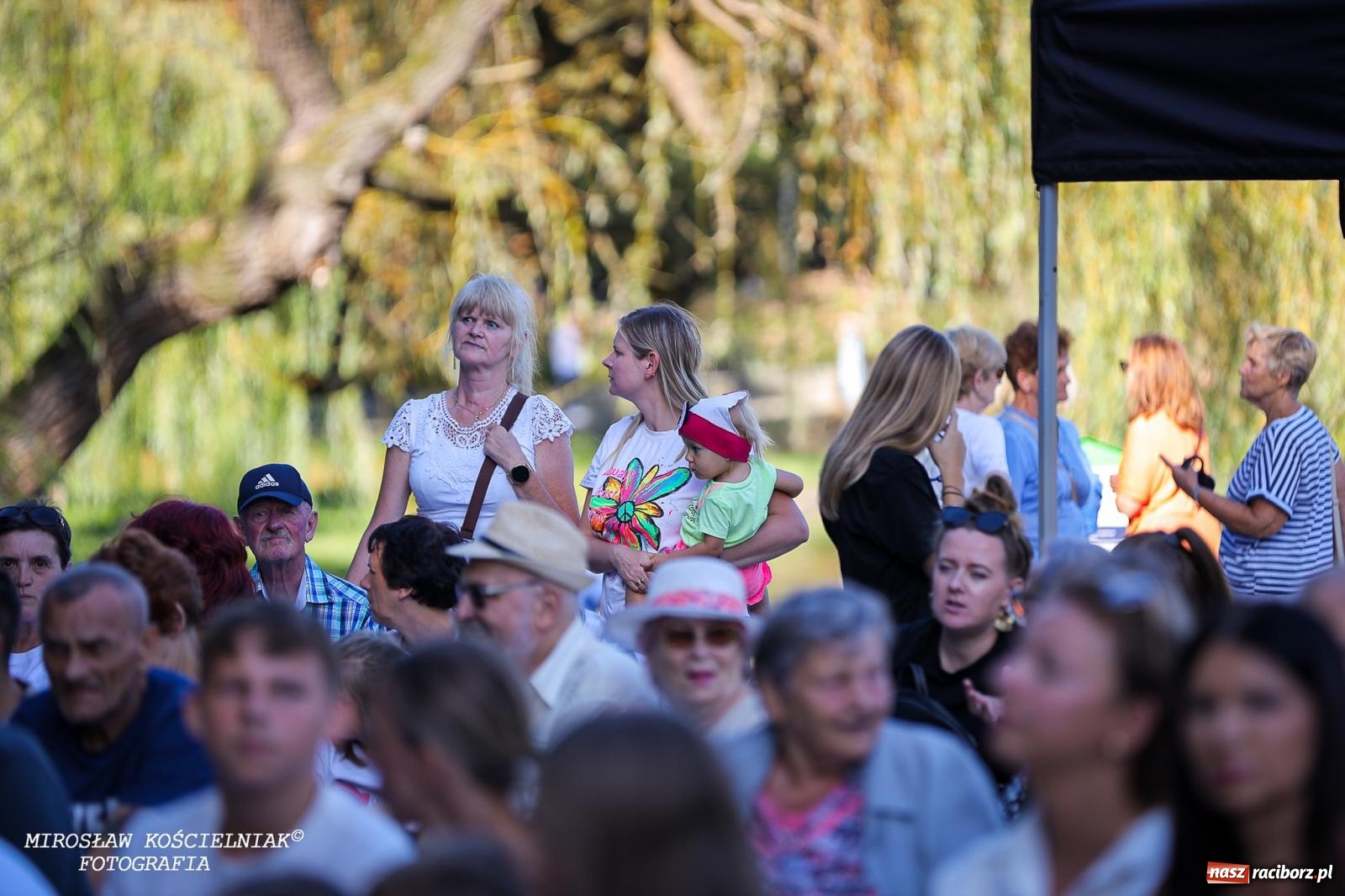 Zdjęcie w galerii na portalu naszraciborz.pl: Młode talenty na scenie parku im. Miasta Roth [FOTO i WIDEO] wiadomości z regionu