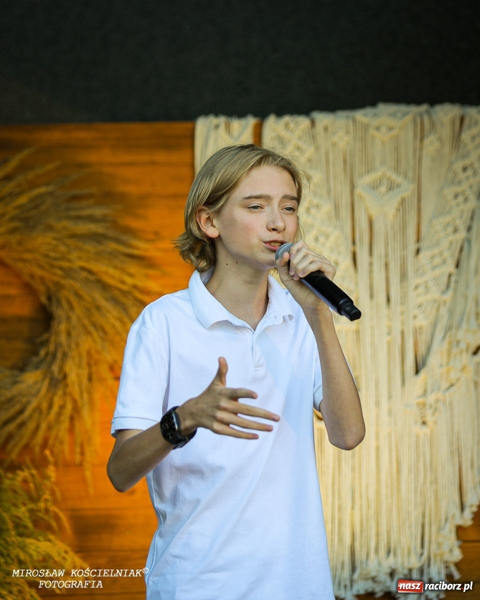 Zdjęcie w galerii na portalu naszraciborz.pl: Młode talenty na scenie parku im. Miasta Roth [FOTO i WIDEO] wiadomości z regionu