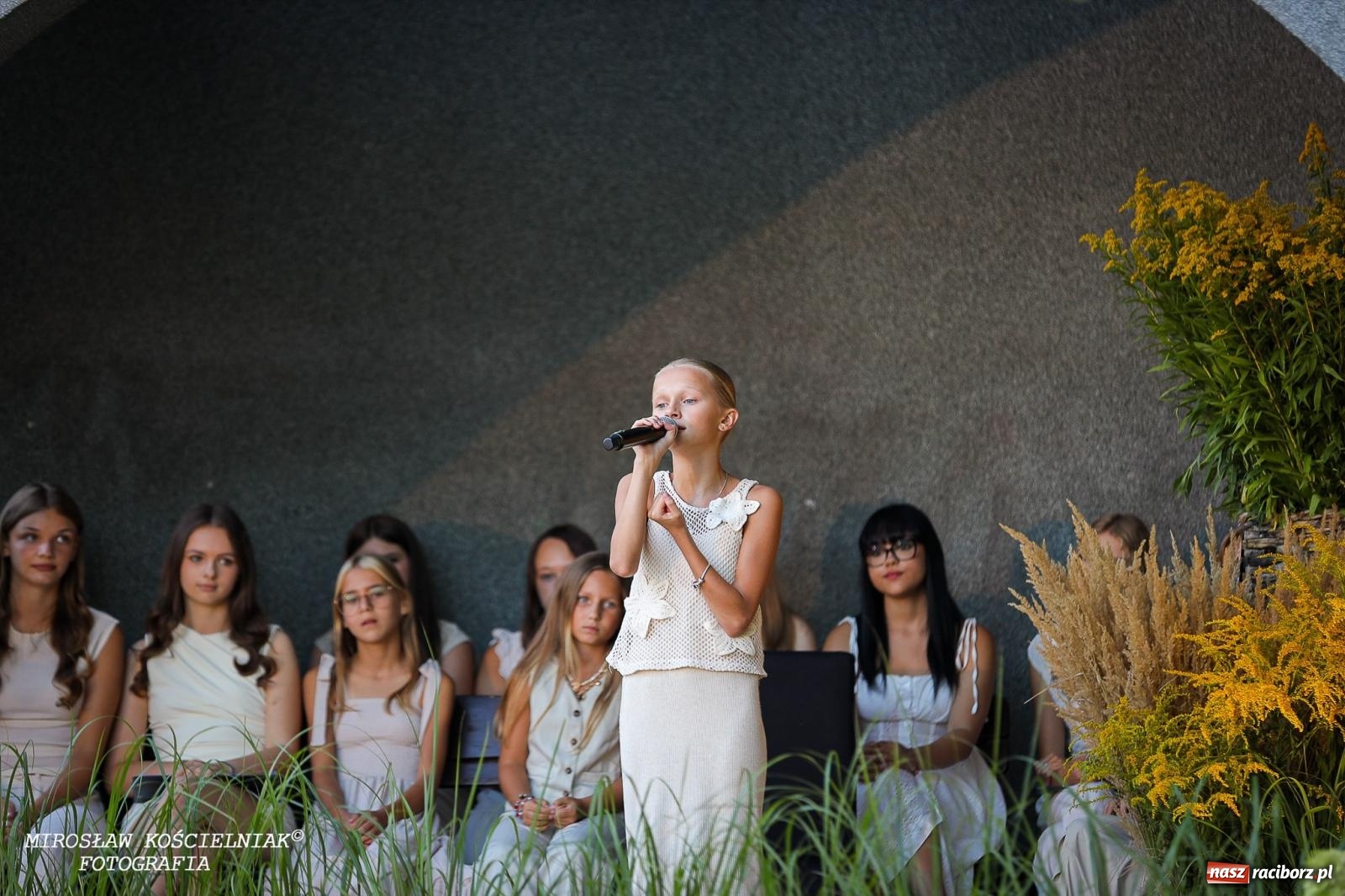 Zdjęcie w galerii na portalu naszraciborz.pl: Młode talenty na scenie parku im. Miasta Roth [FOTO i WIDEO] wiadomości z regionu