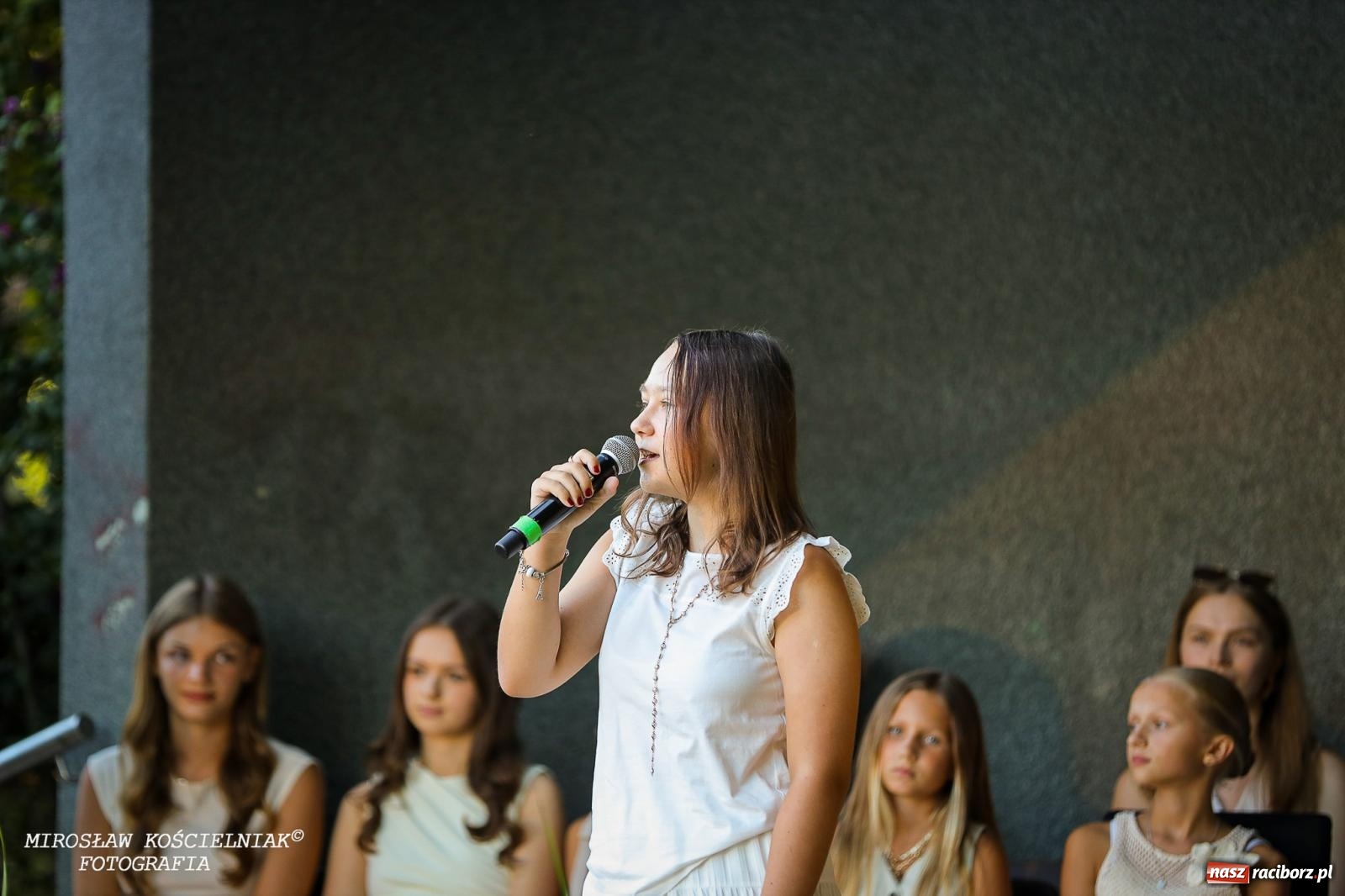 Zdjęcie w galerii na portalu naszraciborz.pl: Młode talenty na scenie parku im. Miasta Roth [FOTO i WIDEO] wiadomości z regionu