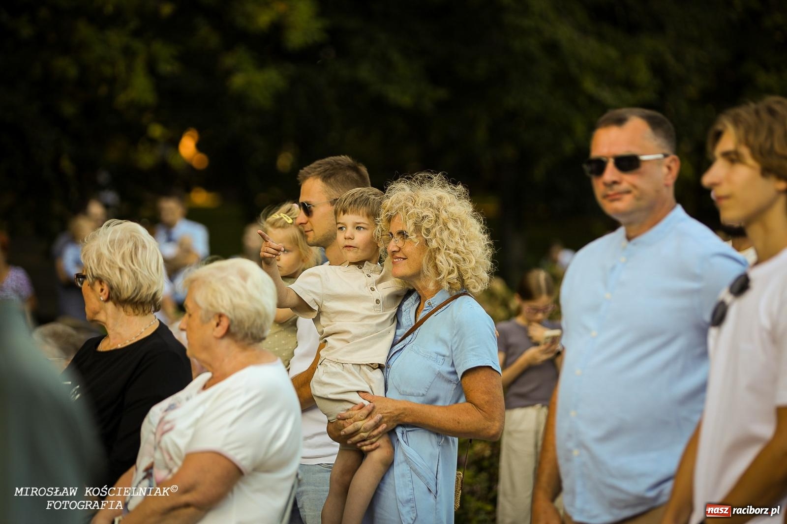 Zdjęcie w galerii na portalu naszraciborz.pl: Młode talenty na scenie parku im. Miasta Roth [FOTO i WIDEO] wiadomości z regionu