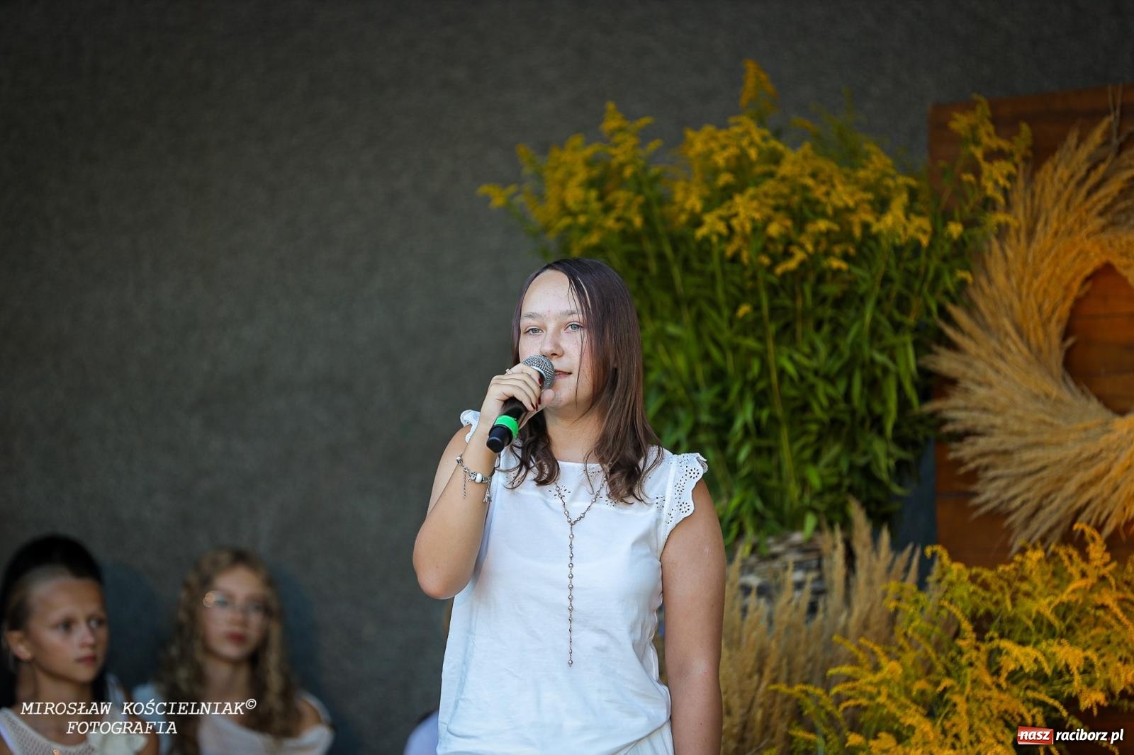 Zdjęcie w galerii na portalu naszraciborz.pl: Młode talenty na scenie parku im. Miasta Roth [FOTO i WIDEO] wiadomości z regionu