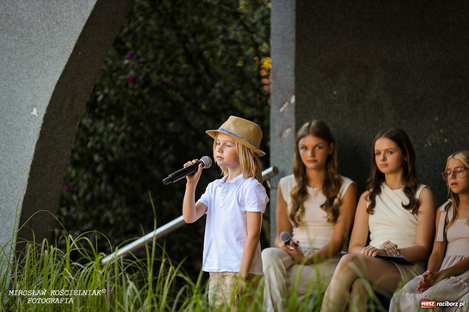 Zdjęcie w galerii na portalu naszraciborz.pl: Młode talenty na scenie parku im. Miasta Roth [FOTO i WIDEO] wiadomości z regionu