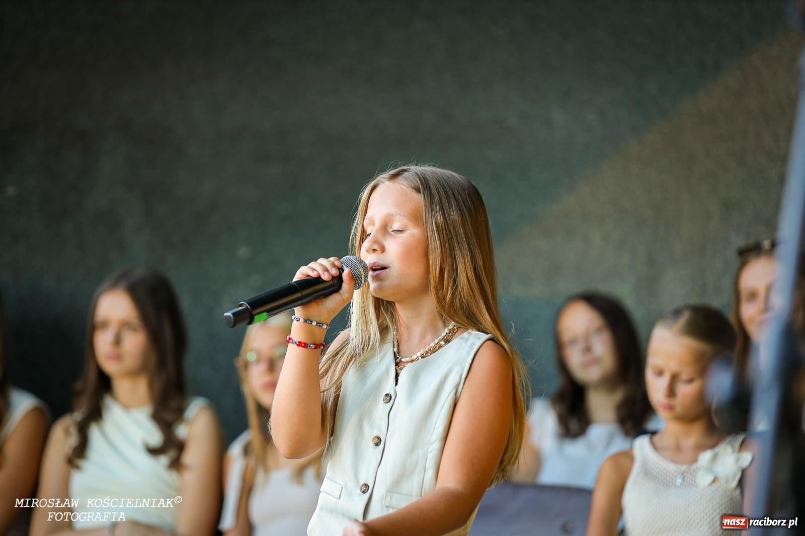Zdjęcie w galerii na portalu naszraciborz.pl: Młode talenty na scenie parku im. Miasta Roth [FOTO i WIDEO] wiadomości z regionu