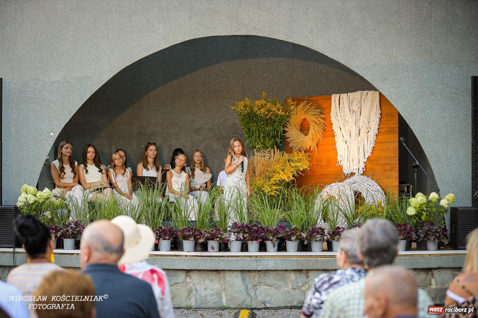 Zdjęcie w galerii na portalu naszraciborz.pl: Młode talenty na scenie parku im. Miasta Roth [FOTO i WIDEO] wiadomości z regionu