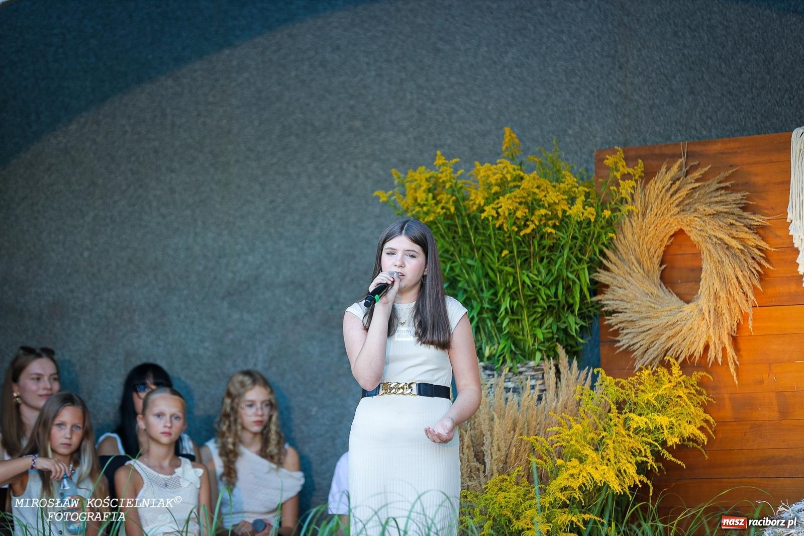 Zdjęcie w galerii na portalu naszraciborz.pl: Młode talenty na scenie parku im. Miasta Roth [FOTO i WIDEO] wiadomości z regionu