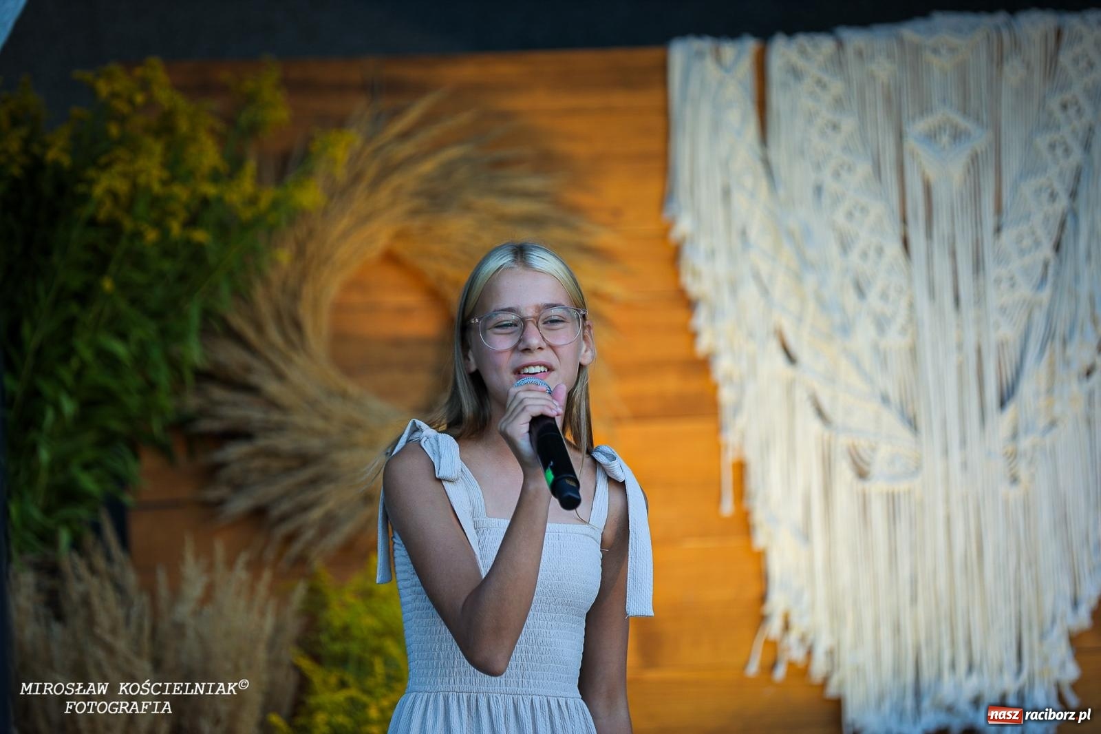 Zdjęcie w galerii na portalu naszraciborz.pl: Młode talenty na scenie parku im. Miasta Roth [FOTO i WIDEO] wiadomości z regionu