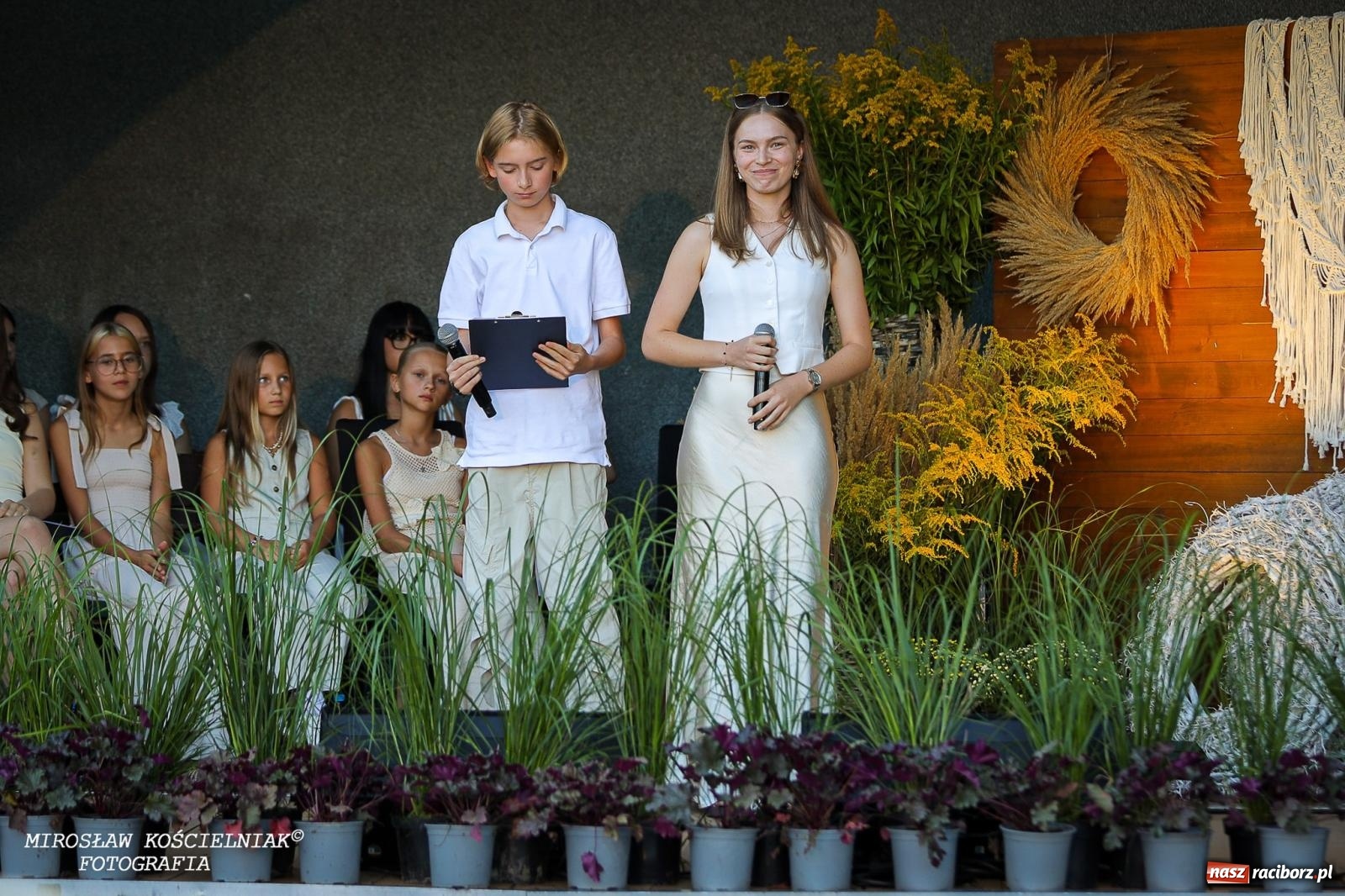 Zdjęcie w galerii na portalu naszraciborz.pl: Młode talenty na scenie parku im. Miasta Roth [FOTO i WIDEO] wiadomości z regionu