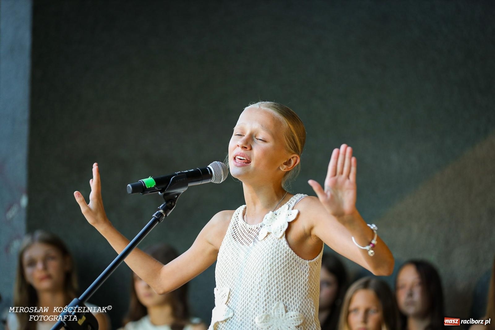 Zdjęcie w galerii na portalu naszraciborz.pl: Młode talenty na scenie parku im. Miasta Roth [FOTO i WIDEO] wiadomości z regionu