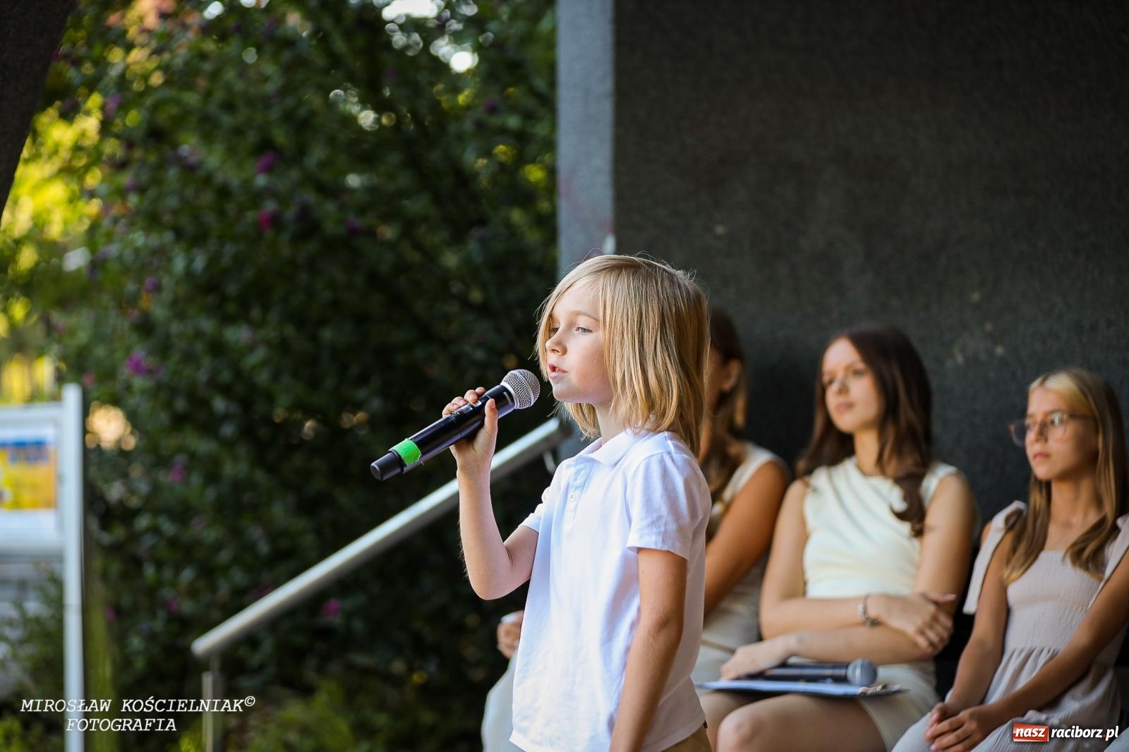 Zdjęcie w galerii na portalu naszraciborz.pl: Młode talenty na scenie parku im. Miasta Roth [FOTO i WIDEO] wiadomości z regionu