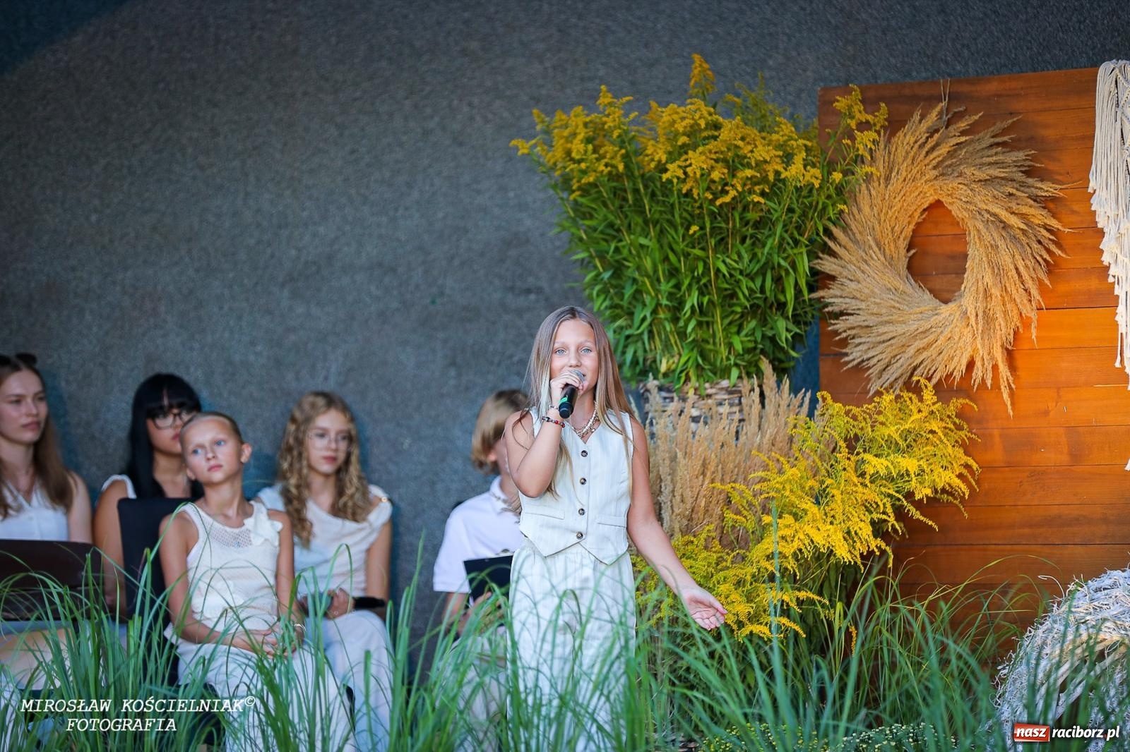 Zdjęcie w galerii na portalu naszraciborz.pl: Młode talenty na scenie parku im. Miasta Roth [FOTO i WIDEO] wiadomości z regionu