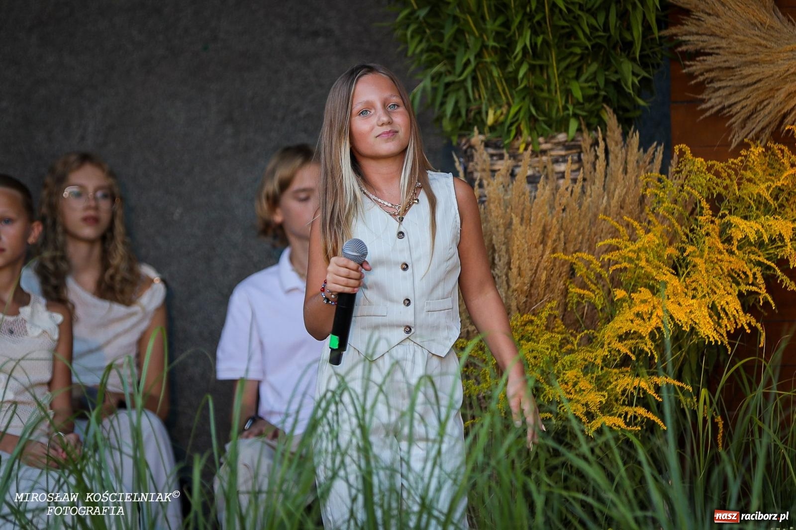 Zdjęcie w galerii na portalu naszraciborz.pl: Młode talenty na scenie parku im. Miasta Roth [FOTO i WIDEO] wiadomości z regionu
