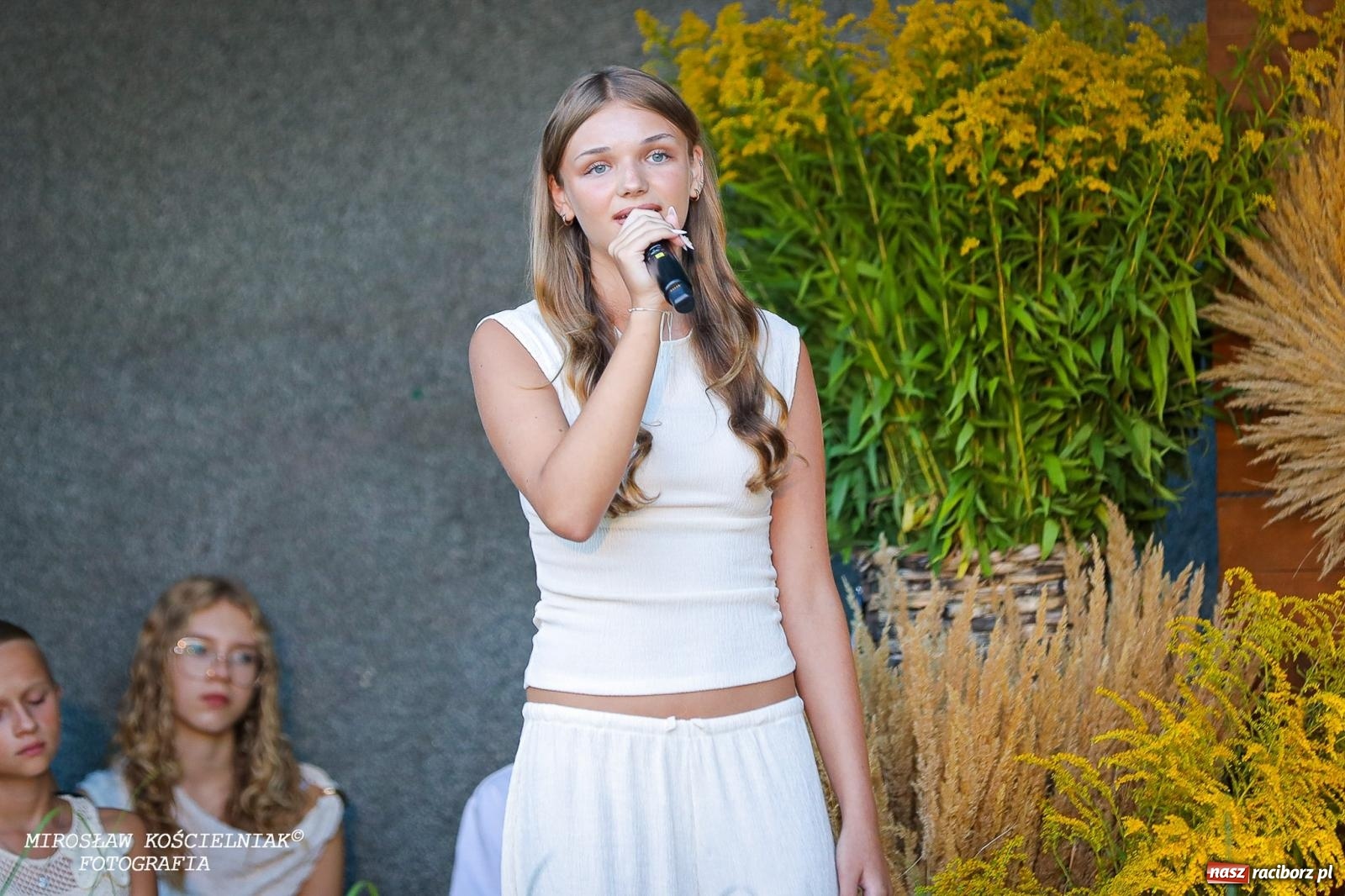 Zdjęcie w galerii na portalu naszraciborz.pl: Młode talenty na scenie parku im. Miasta Roth [FOTO i WIDEO] wiadomości z regionu