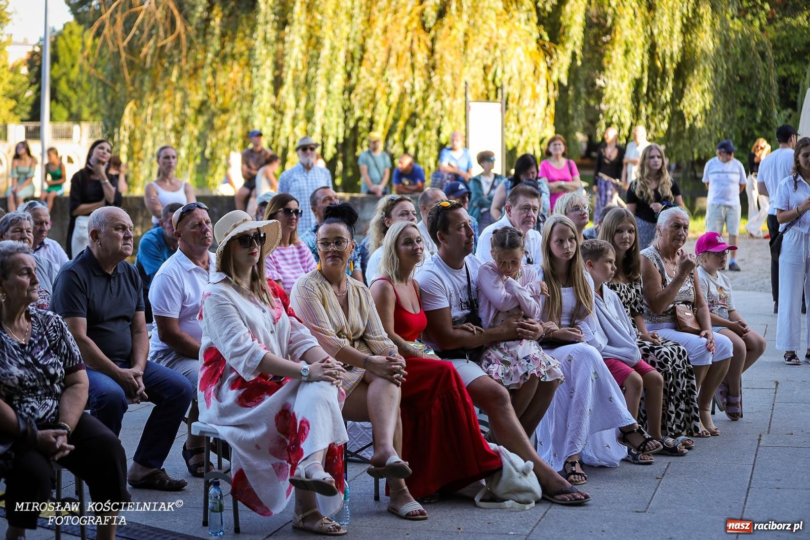 Zdjęcie w galerii na portalu naszraciborz.pl: Młode talenty na scenie parku im. Miasta Roth [FOTO i WIDEO] wiadomości z regionu