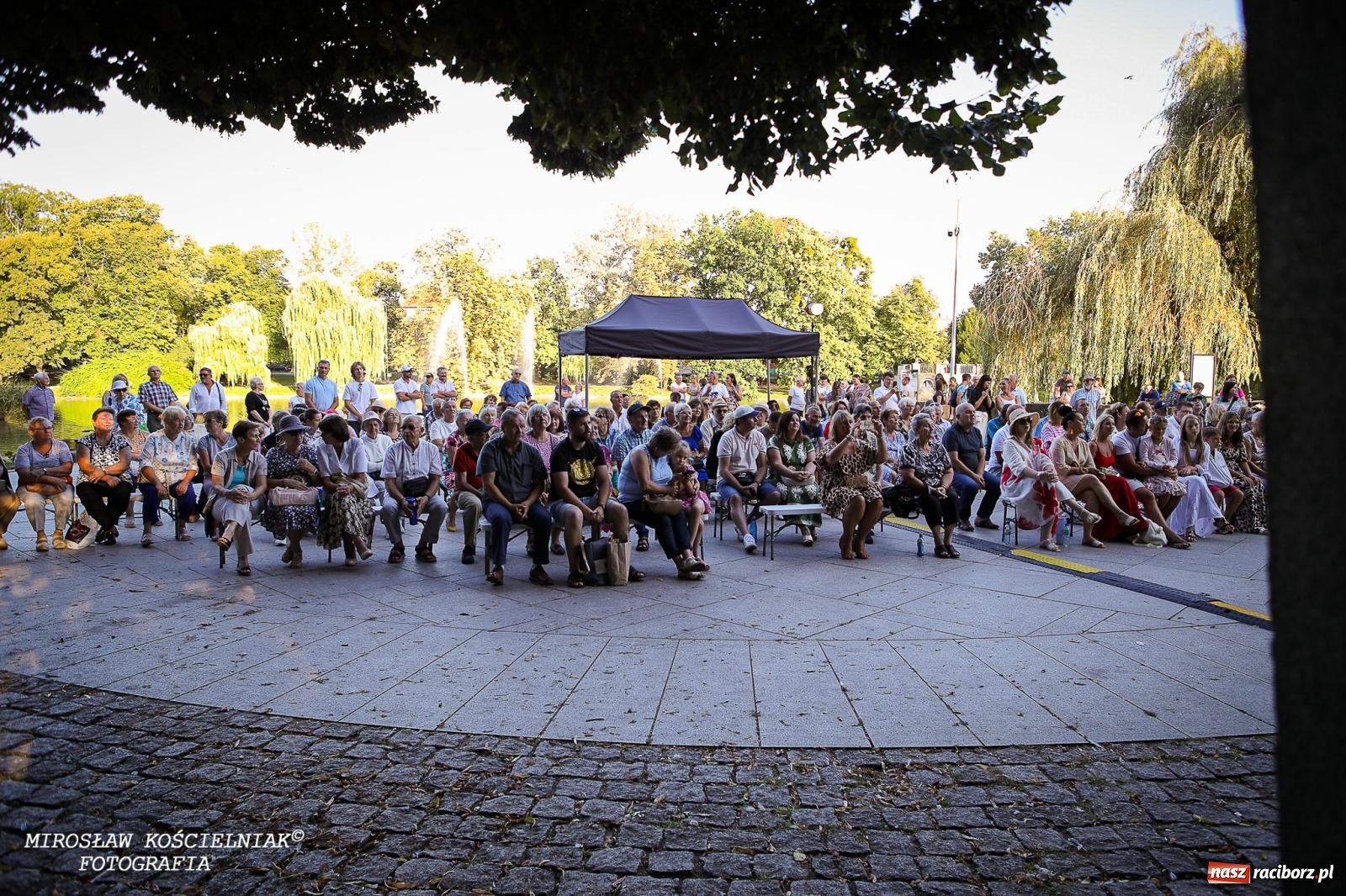 Zdjęcie w galerii na portalu naszraciborz.pl: Młode talenty na scenie parku im. Miasta Roth [FOTO i WIDEO] wiadomości z regionu