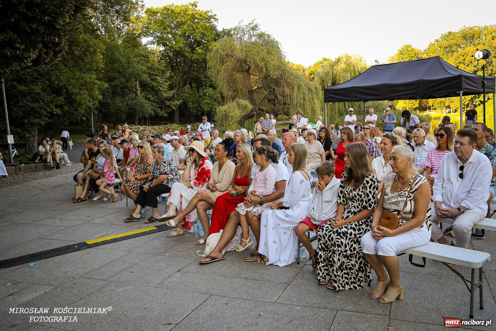 Zdjęcie w galerii na portalu naszraciborz.pl: Młode talenty na scenie parku im. Miasta Roth [FOTO i WIDEO] wiadomości z regionu