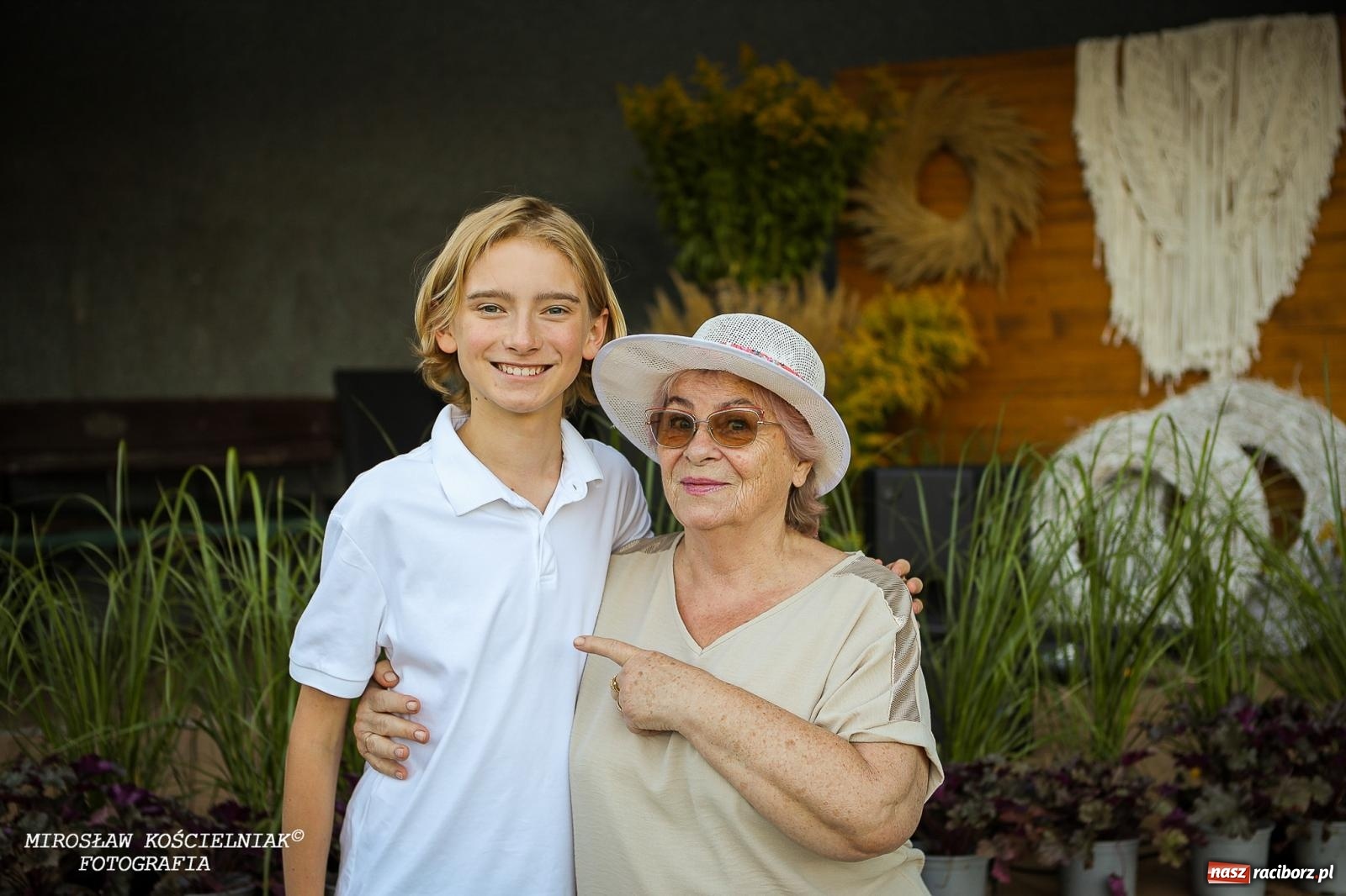 Zdjęcie w galerii na portalu naszraciborz.pl: Młode talenty na scenie parku im. Miasta Roth [FOTO i WIDEO] wiadomości z regionu