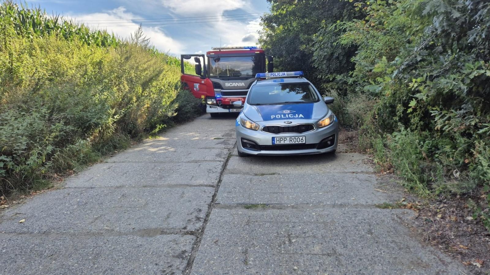 Zdjęcie w galerii na portalu naszraciborz.pl: Zderzenie samochodu z pociągiem pomiędzy Roszkowem a Krzyżanowicami wiadomości z regionu