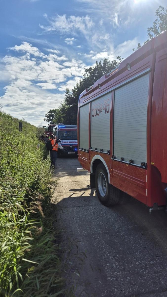 Zdjęcie w galerii na portalu naszraciborz.pl: Zderzenie samochodu z pociągiem pomiędzy Roszkowem a Krzyżanowicami wiadomości z regionu