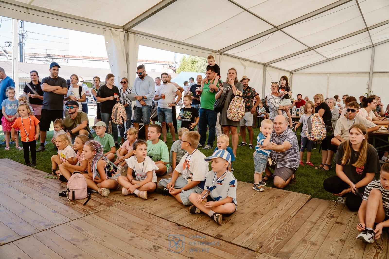 Zdjęcie w galerii na portalu naszraciborz.pl: Cyprzanów świętował dożynki – sport, muzyka i dobra zabawa wiadomości z regionu