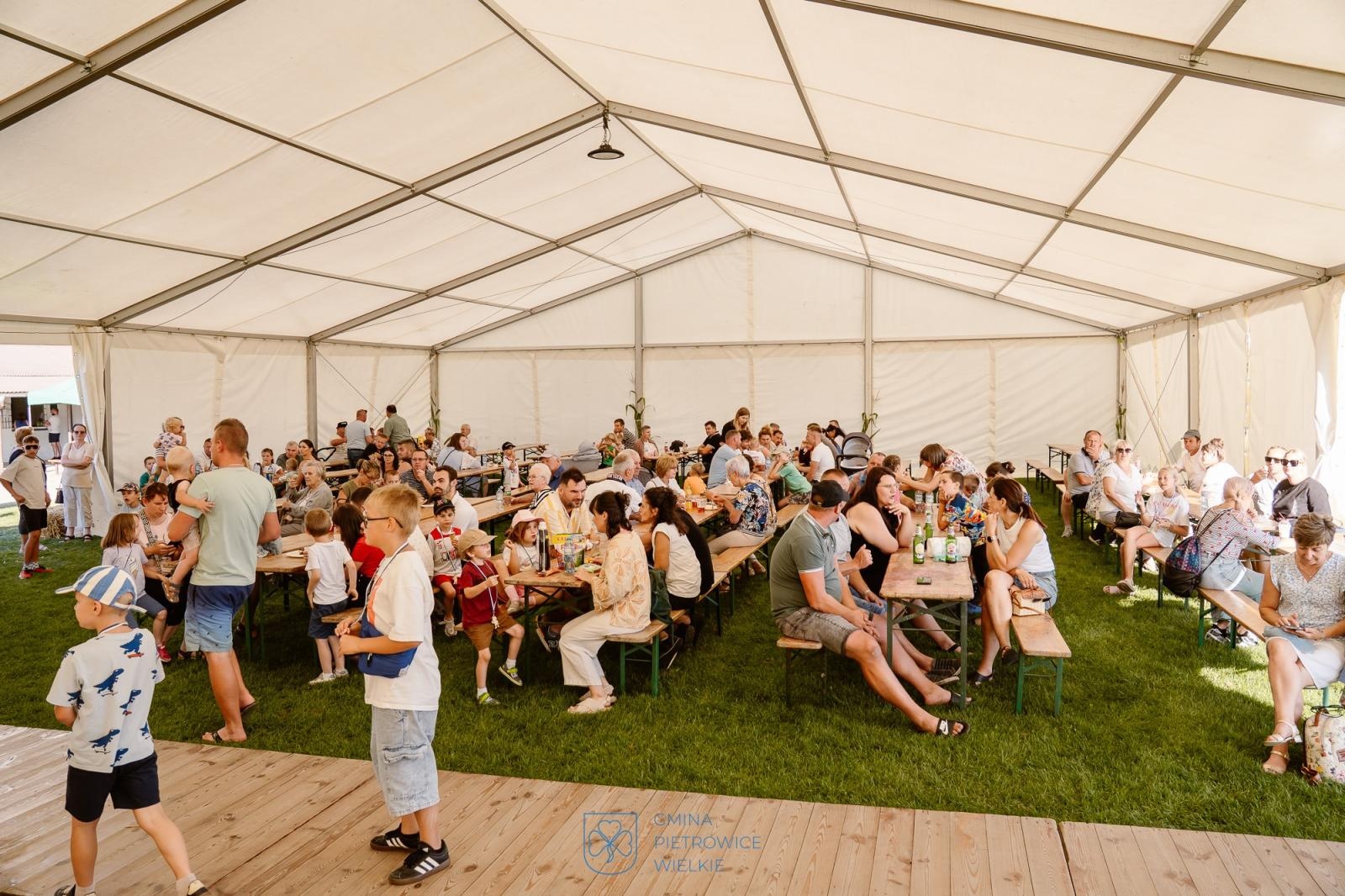 Zdjęcie w galerii na portalu naszraciborz.pl: Cyprzanów świętował dożynki – sport, muzyka i dobra zabawa wiadomości z regionu