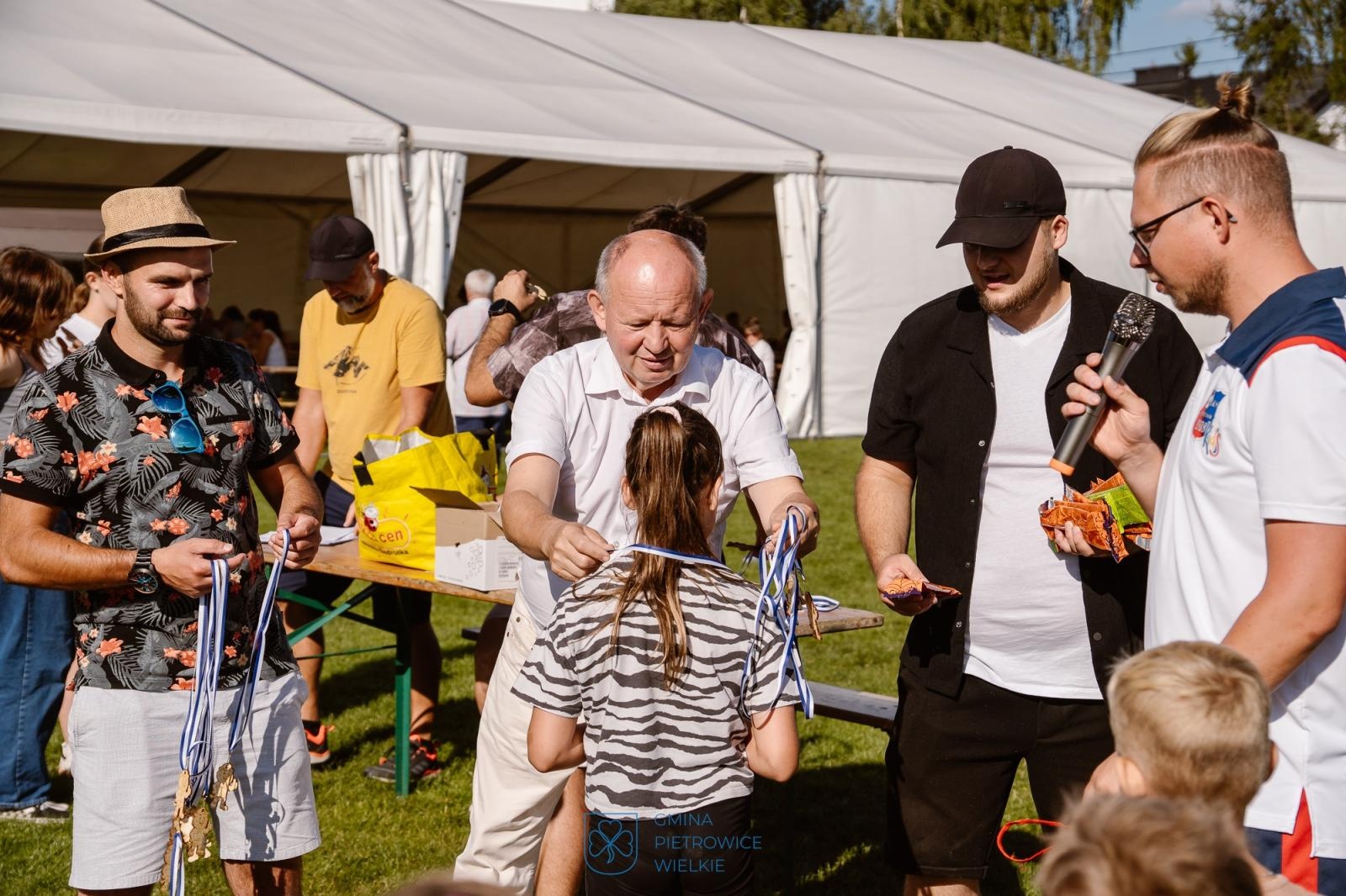Zdjęcie w galerii na portalu naszraciborz.pl: Cyprzanów świętował dożynki – sport, muzyka i dobra zabawa wiadomości z regionu