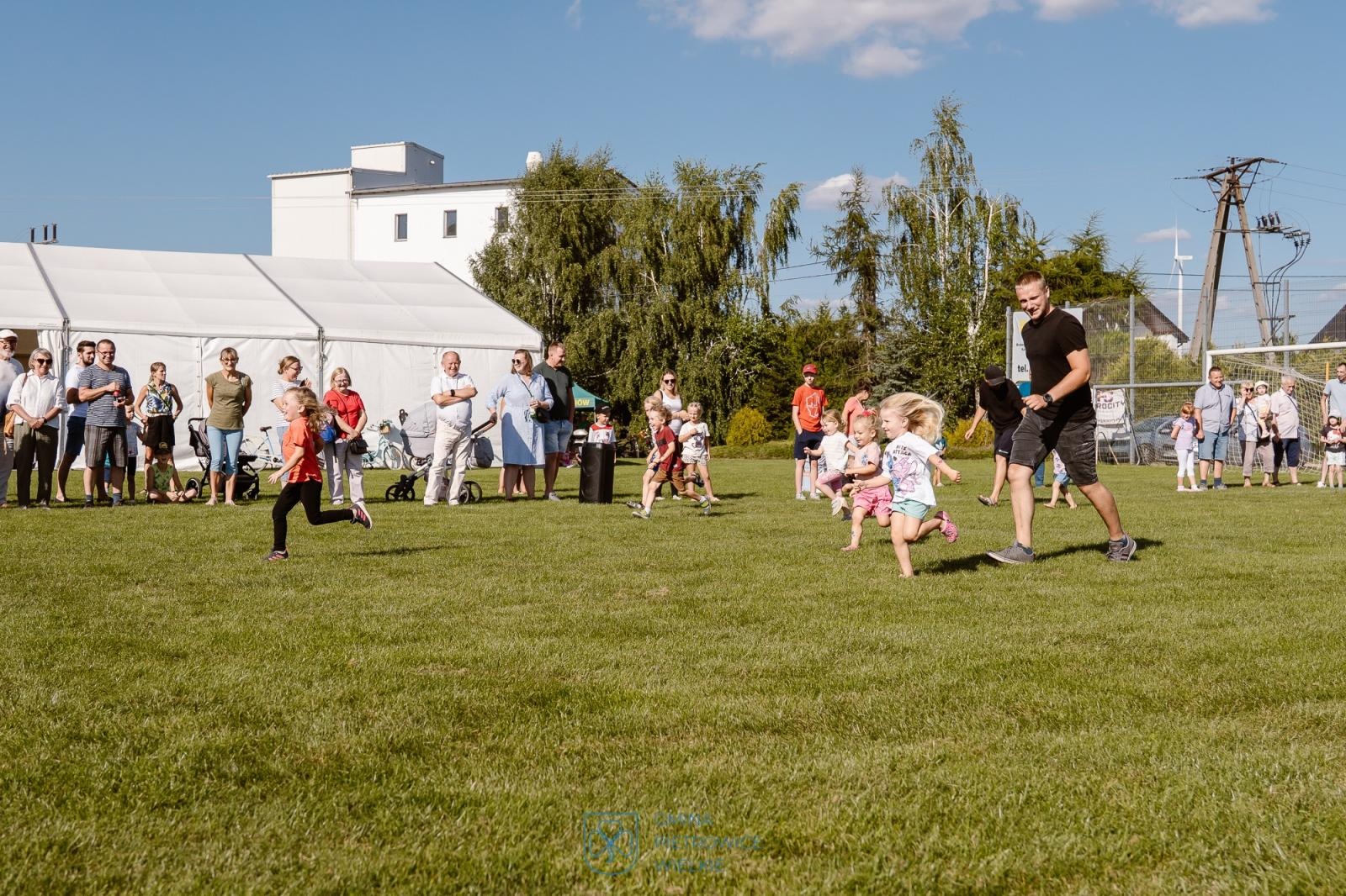 Zdjęcie w galerii na portalu naszraciborz.pl: Cyprzanów świętował dożynki – sport, muzyka i dobra zabawa wiadomości z regionu