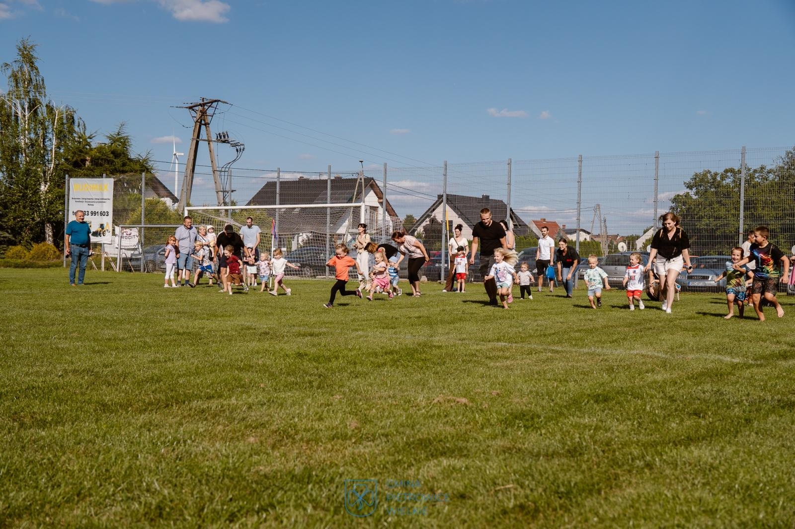 Zdjęcie w galerii na portalu naszraciborz.pl: Cyprzanów świętował dożynki – sport, muzyka i dobra zabawa wiadomości z regionu
