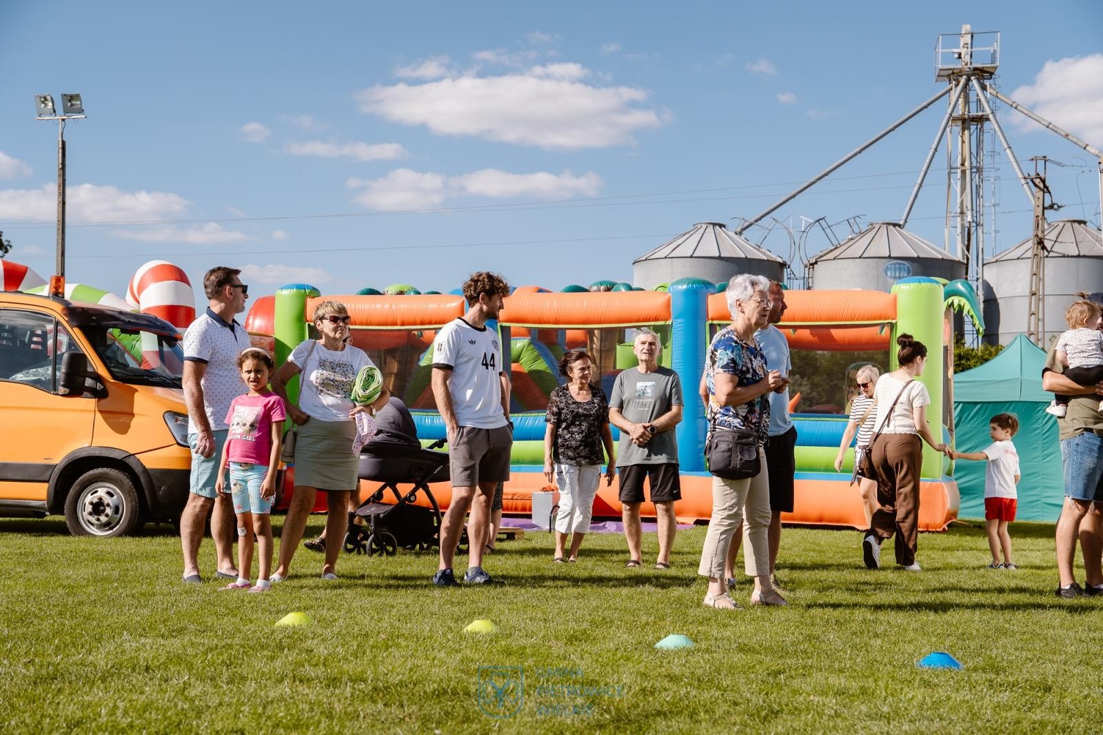 Zdjęcie w galerii na portalu naszraciborz.pl: Cyprzanów świętował dożynki – sport, muzyka i dobra zabawa wiadomości z regionu