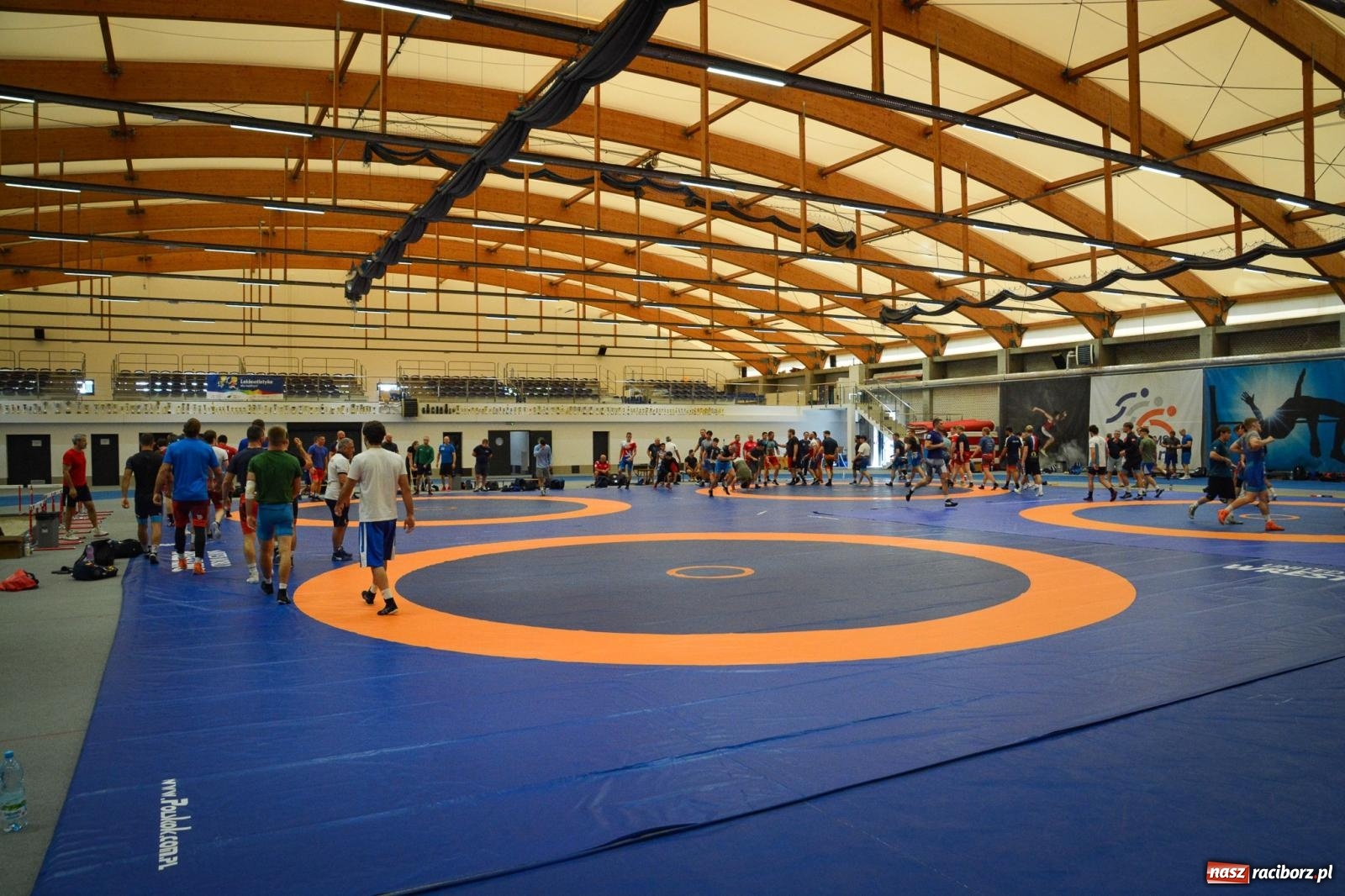 Zdjęcie w galerii na portalu naszraciborz.pl: Światowe gwiazdy zapasów trenują w Raciborzu wiadomości z regionu