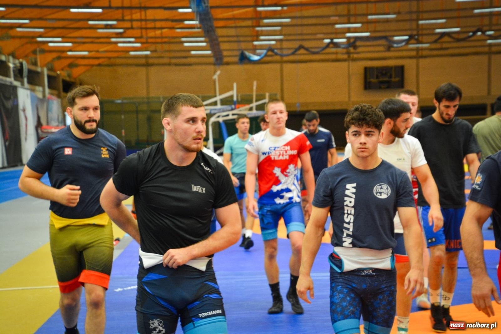 Zdjęcie w galerii na portalu naszraciborz.pl: Światowe gwiazdy zapasów trenują w Raciborzu wiadomości z regionu