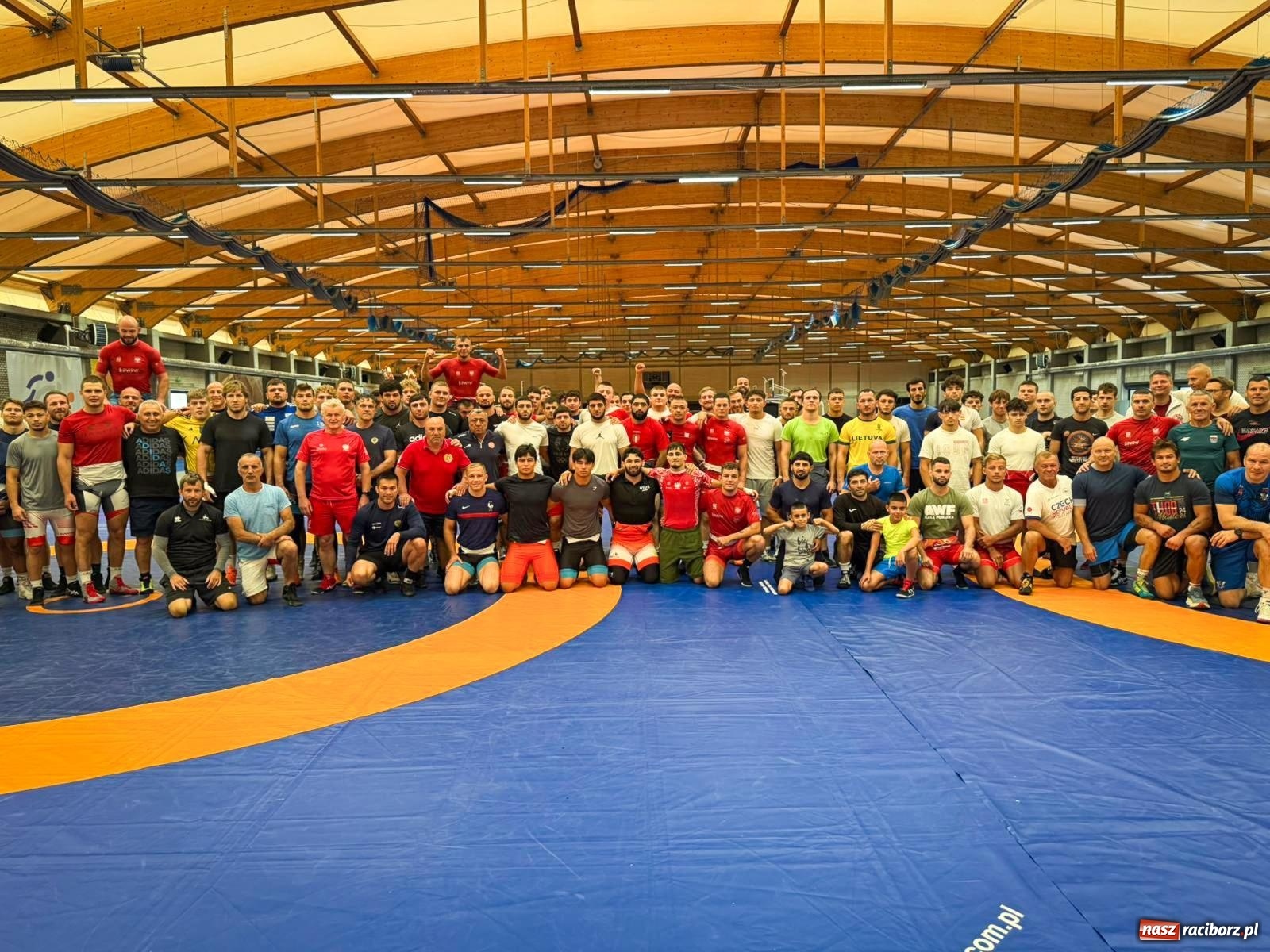 Zdjęcie w galerii na portalu naszraciborz.pl: Światowe gwiazdy zapasów trenują w Raciborzu wiadomości z regionu