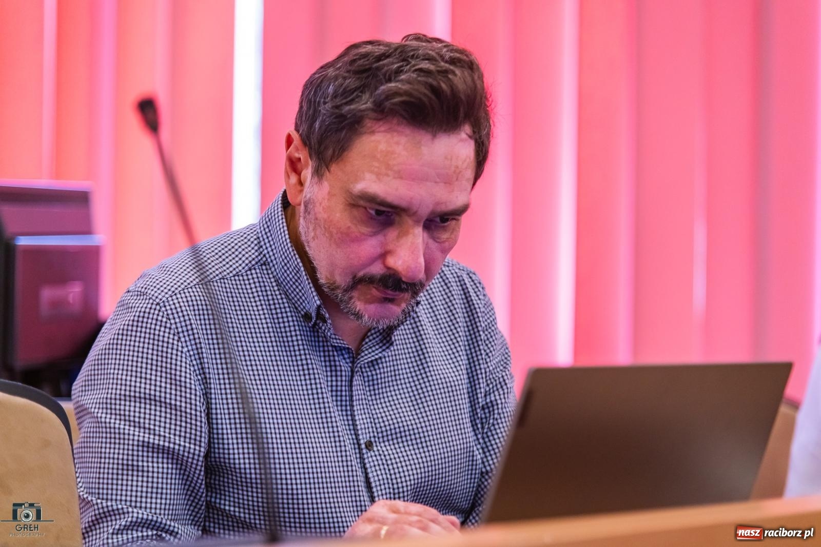 Zdjęcie w galerii na portalu naszraciborz.pl: Migawki z komisji oświaty: radni o egzaminach ósmoklasisty i remontach szkół wiadomości z regionu