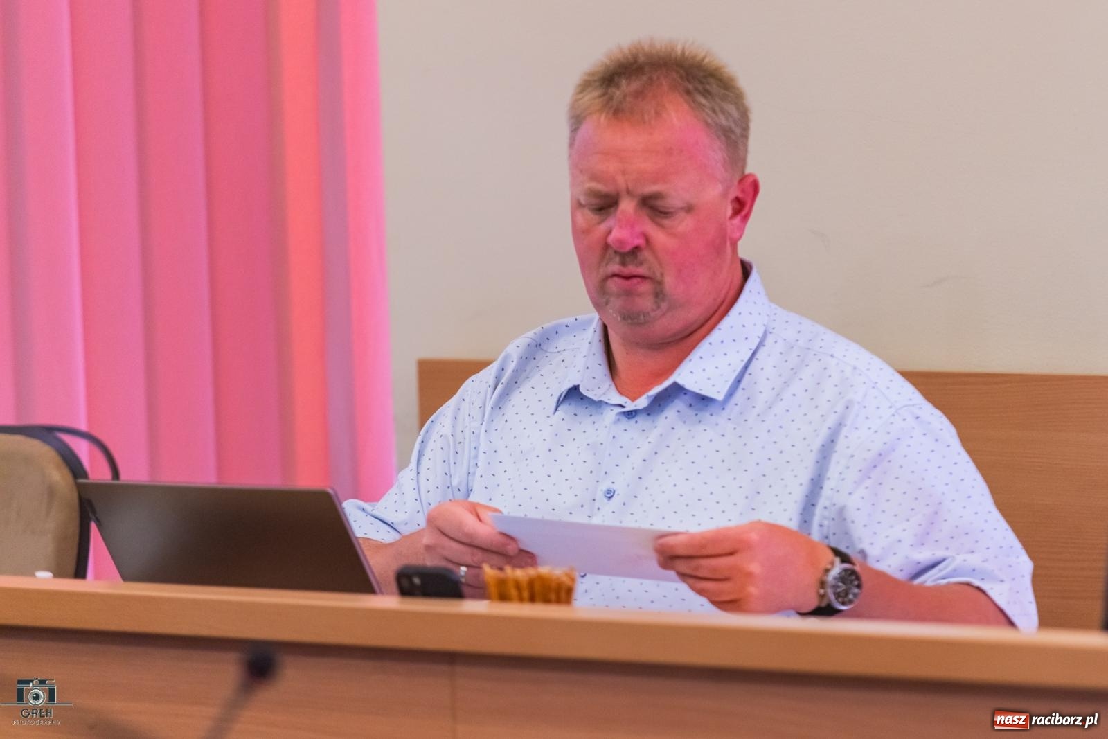 Zdjęcie w galerii na portalu naszraciborz.pl: Migawki z komisji oświaty: radni o egzaminach ósmoklasisty i remontach szkół wiadomości z regionu