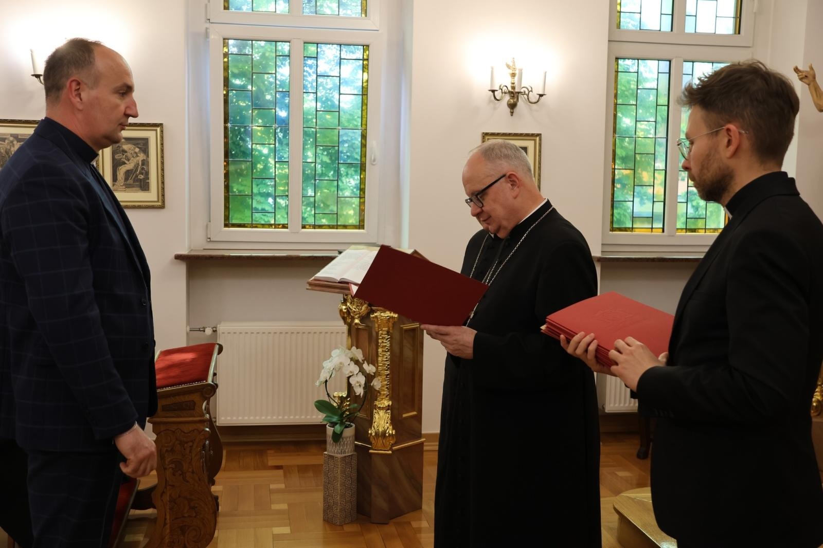 Zdjęcie w galerii na portalu naszraciborz.pl: Weszły w życie zmiany personalne w diecezji opolskiej. Nowi proboszczowie w naszym powiecie wiadomości z regionu