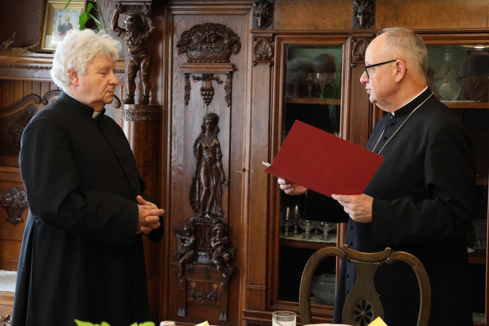 Zdjęcie w galerii na portalu naszraciborz.pl: Weszły w życie zmiany personalne w diecezji opolskiej. Nowi proboszczowie w naszym powiecie wiadomości z regionu