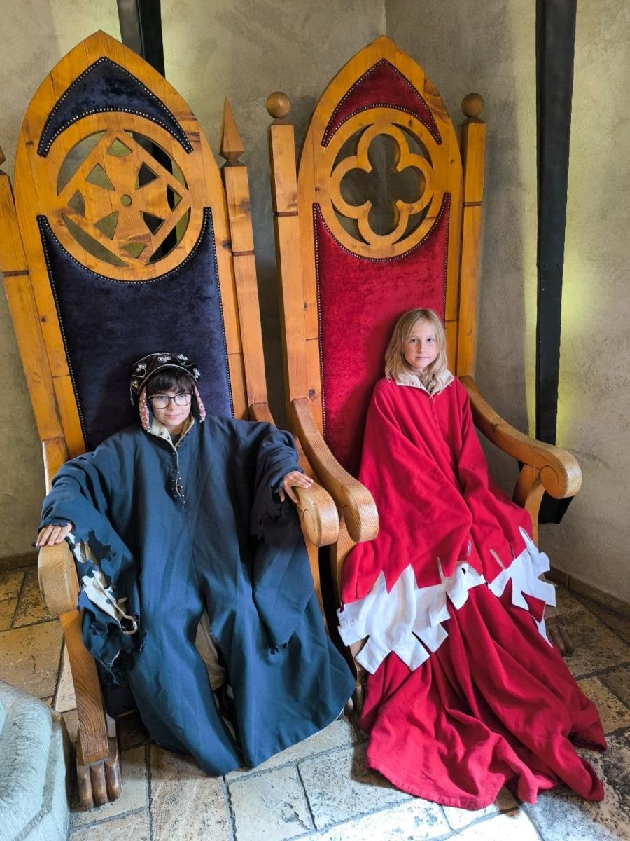 Zdjęcie w galerii na portalu naszraciborz.pl: Lato z RCK na wycieczce w Warowni Rycerzy Pszczyńskich wiadomości z regionu