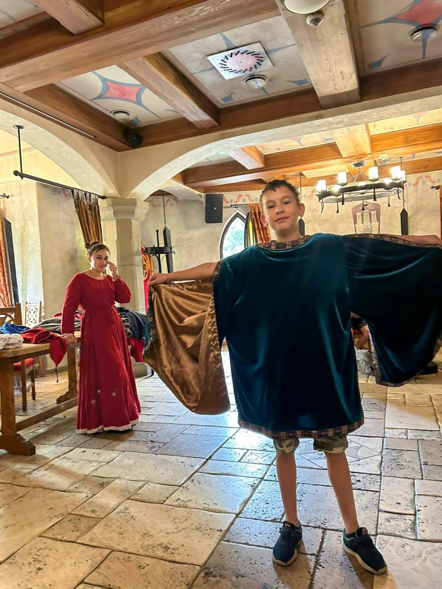 Zdjęcie w galerii na portalu naszraciborz.pl: Lato z RCK na wycieczce w Warowni Rycerzy Pszczyńskich wiadomości z regionu