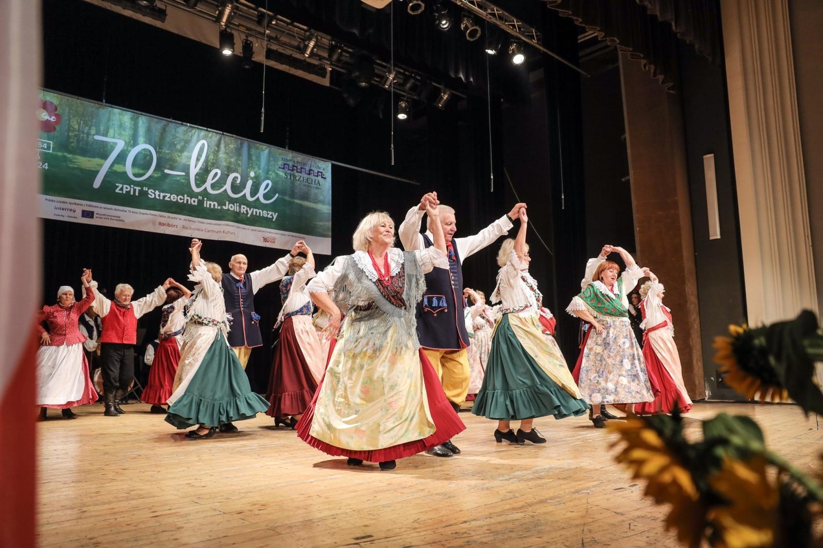 Zdjęcie w galerii na portalu naszraciborz.pl: Zespół Pieśni i Tańca Strzecha wystąpi w czeskiej Opawie wiadomości z regionu