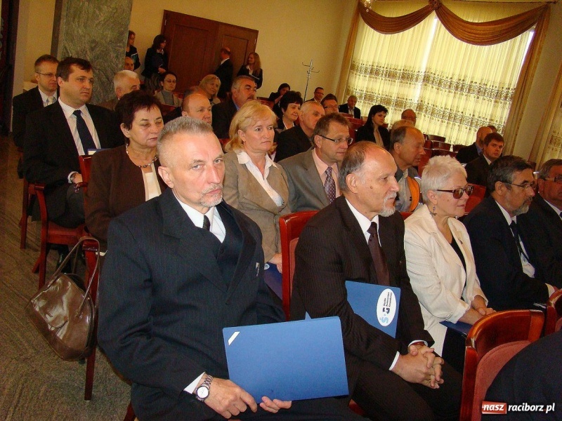 Zdjęcie w galerii na portalu naszraciborz.pl: Małe jest piękne, ale duży może więcej wiadomości z regionu