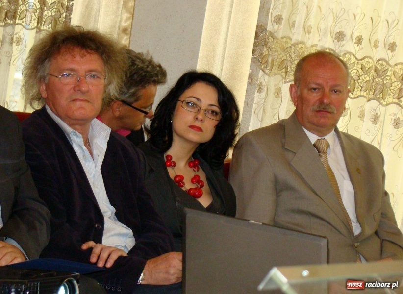 Zdjęcie w galerii na portalu naszraciborz.pl: Małe jest piękne, ale duży może więcej wiadomości z regionu