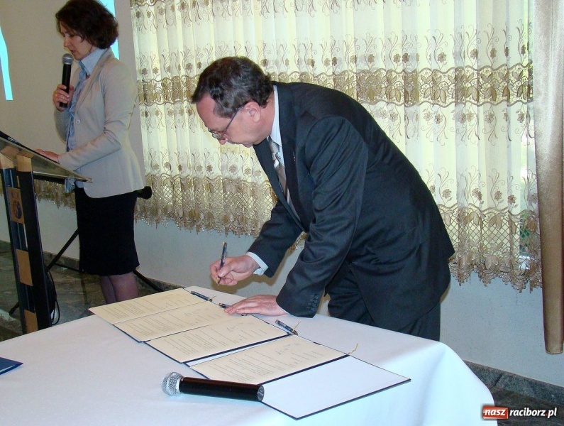 Zdjęcie w galerii na portalu naszraciborz.pl: Małe jest piękne, ale duży może więcej wiadomości z regionu