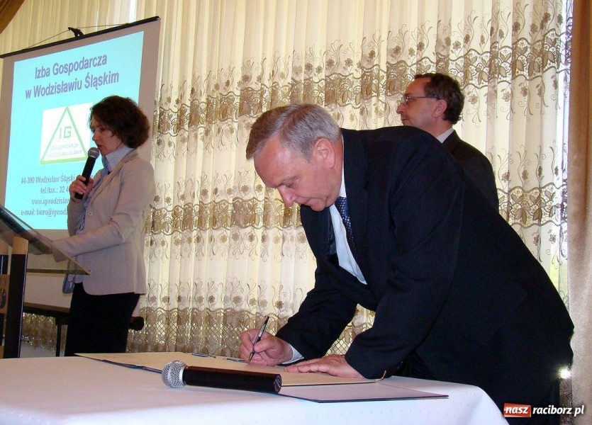 Zdjęcie w galerii na portalu naszraciborz.pl: Małe jest piękne, ale duży może więcej wiadomości z regionu