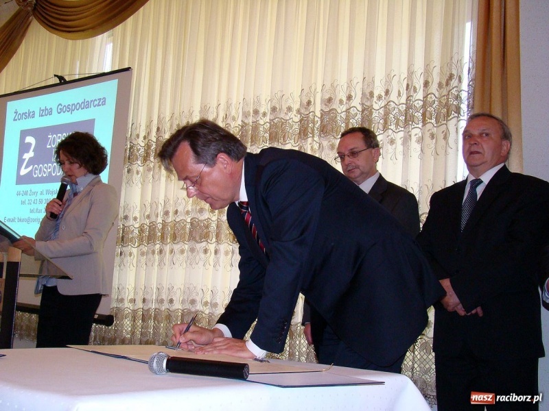 Zdjęcie w galerii na portalu naszraciborz.pl: Małe jest piękne, ale duży może więcej wiadomości z regionu